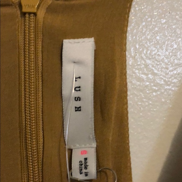 Lush mustard jumpsuit /short size small - Picture 5 of 8